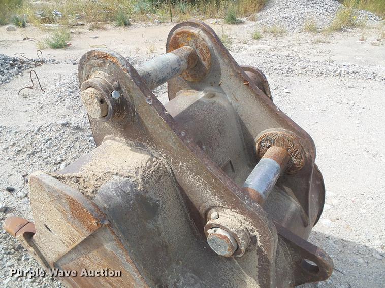 image for item DD5914 Geith 36"W bucket