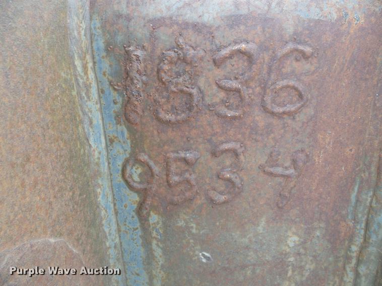 image for item DD5914 Geith 36"W bucket