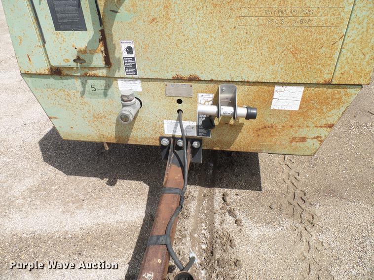 image for item DD5933 Sullair 185H air compressor