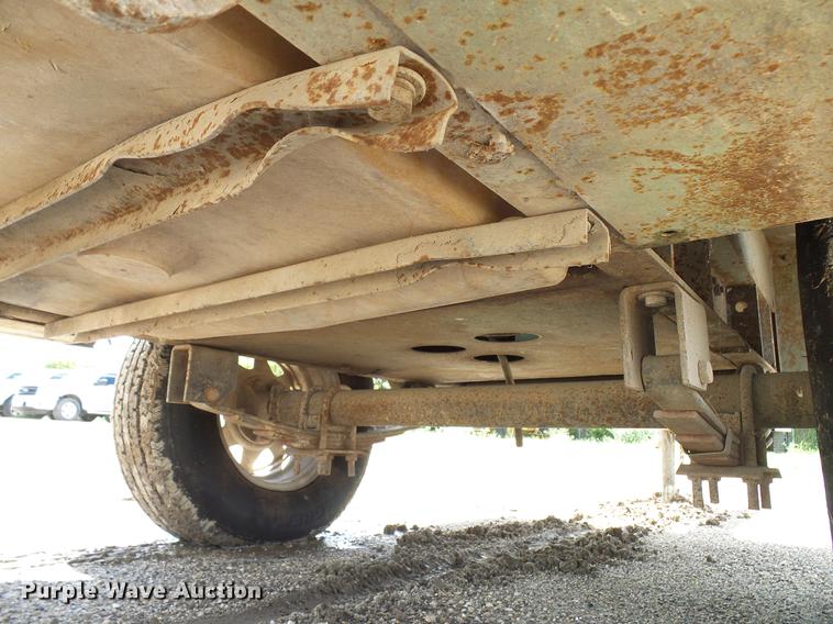 image for item DD5933 Sullair 185H air compressor