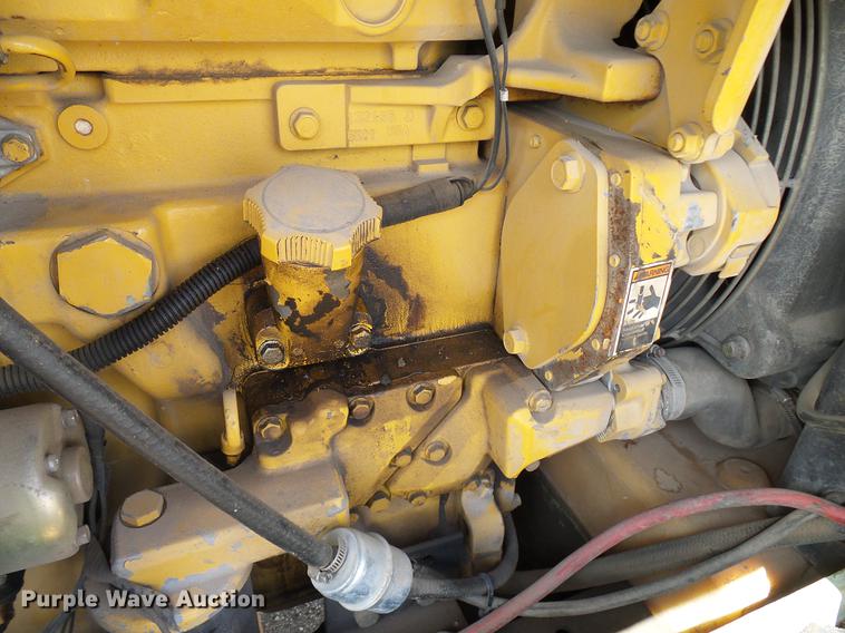 image for item DD5933 Sullair 185H air compressor