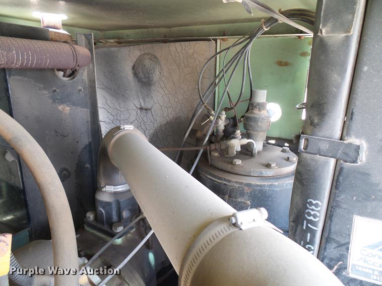 image for item DD5933 Sullair 185H air compressor