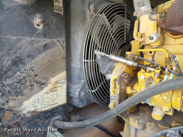 image for item DD5933 Sullair 185H air compressor