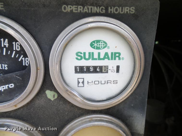 image for item DD5933 Sullair 185H air compressor