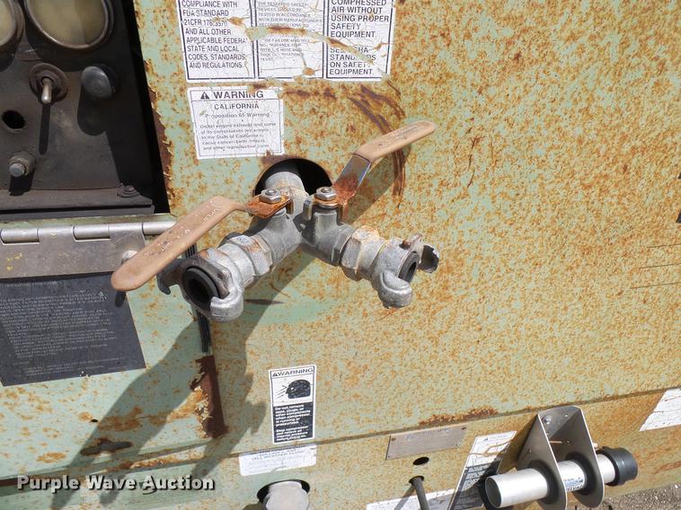 image for item DD5933 Sullair 185H air compressor