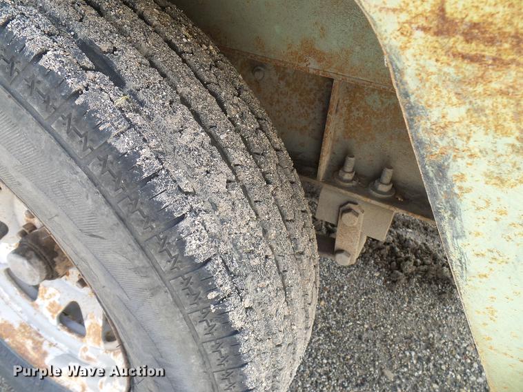 image for item DD5933 Sullair 185H air compressor