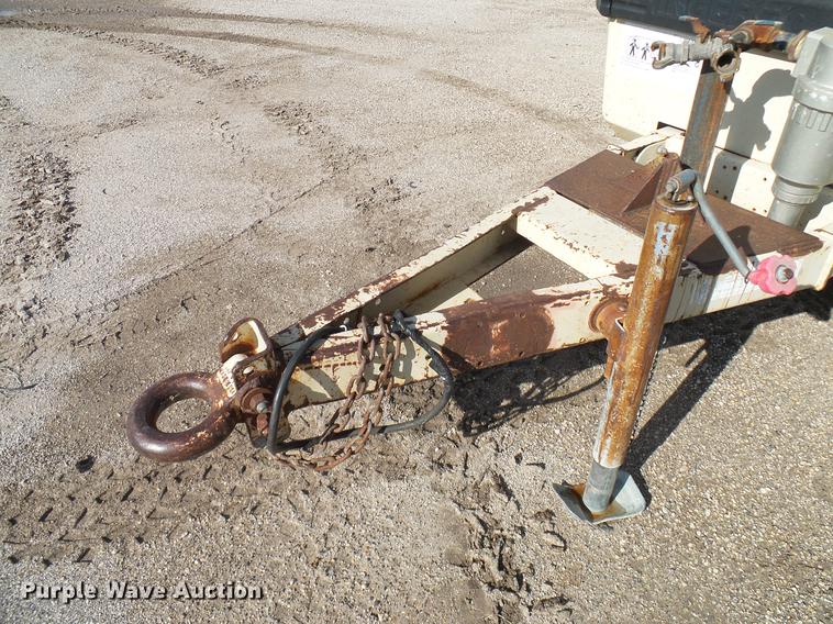 image for item DD5936 1990 Ingersoll Rand 185W air compressor