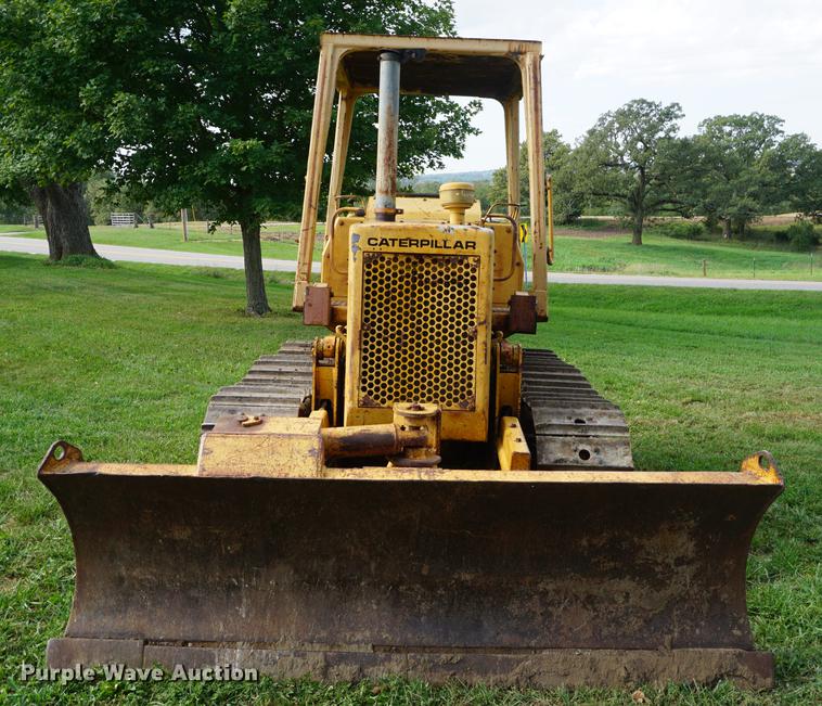 image for item DD6537 1974 Caterpillar D3 dozer