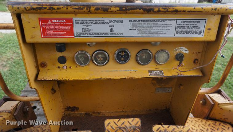 image for item DD6537 1974 Caterpillar D3 dozer