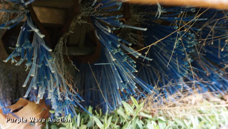 image for item DD6559 Virnig skid steer sweeper