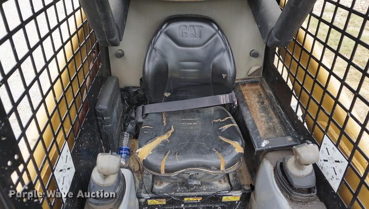 image for item DD6561 2007 Caterpillar 236B2 skid steer