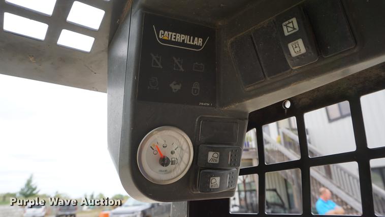 image for item DD6561 2007 Caterpillar 236B2 skid steer