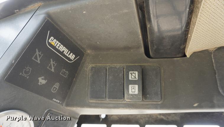 image for item DD6561 2007 Caterpillar 236B2 skid steer