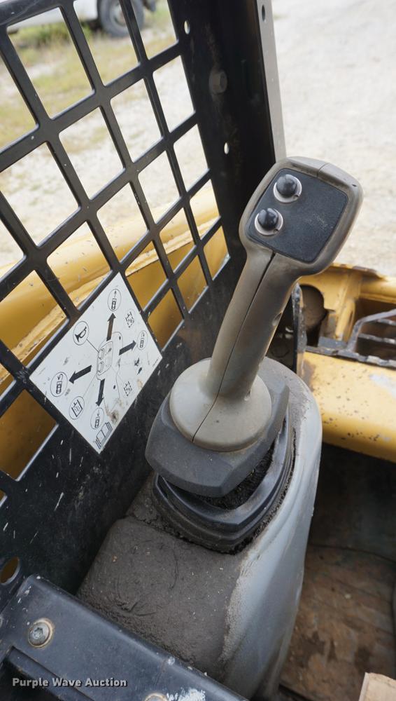image for item DD6561 2007 Caterpillar 236B2 skid steer