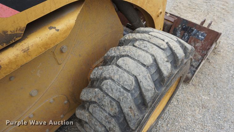 image for item DD6561 2007 Caterpillar 236B2 skid steer