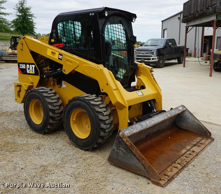 image for item DD6562 2015 Caterpillar 236D skid steer