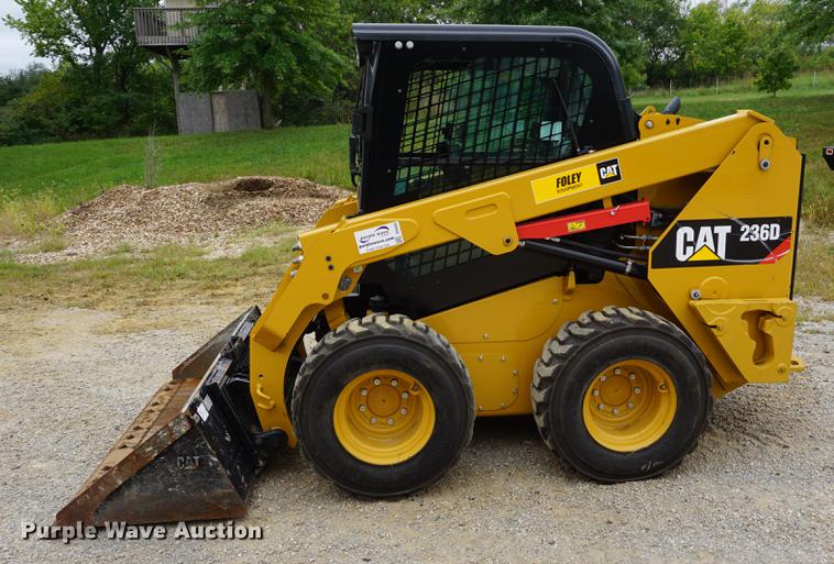 image for item DD6562 2015 Caterpillar 236D skid steer