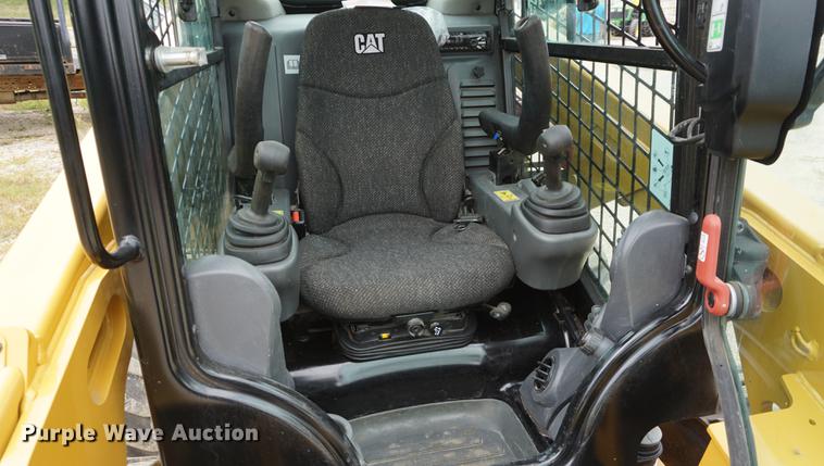 image for item DD6562 2015 Caterpillar 236D skid steer