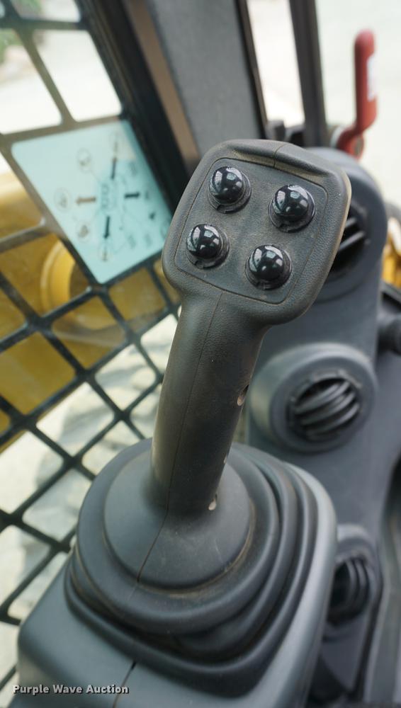 image for item DD6562 2015 Caterpillar 236D skid steer