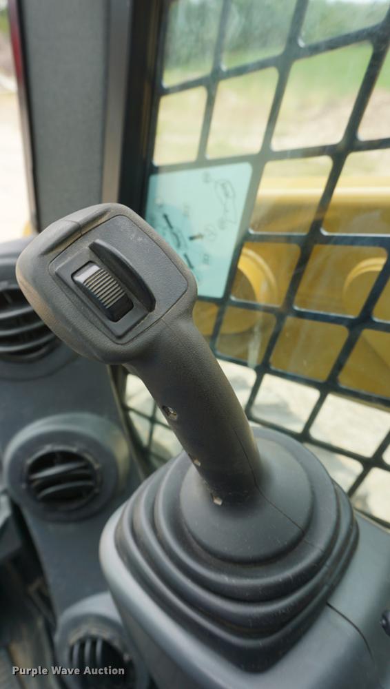 image for item DD6562 2015 Caterpillar 236D skid steer