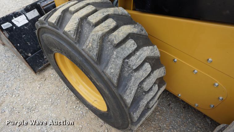 image for item DD6562 2015 Caterpillar 236D skid steer