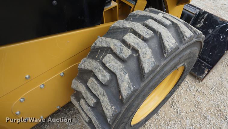 image for item DD6562 2015 Caterpillar 236D skid steer
