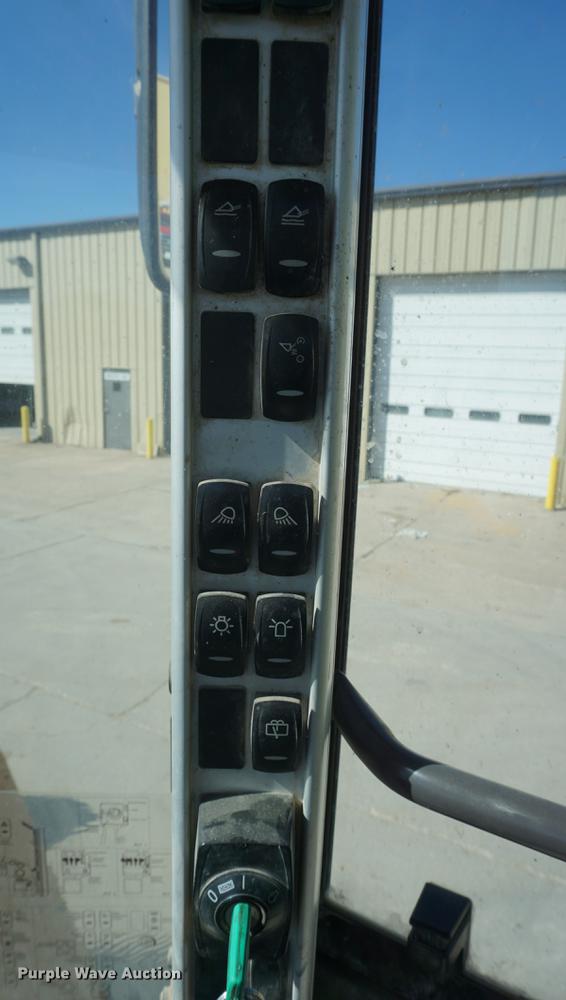 image for item DD6589 2008 Volvo L180F wheel loader