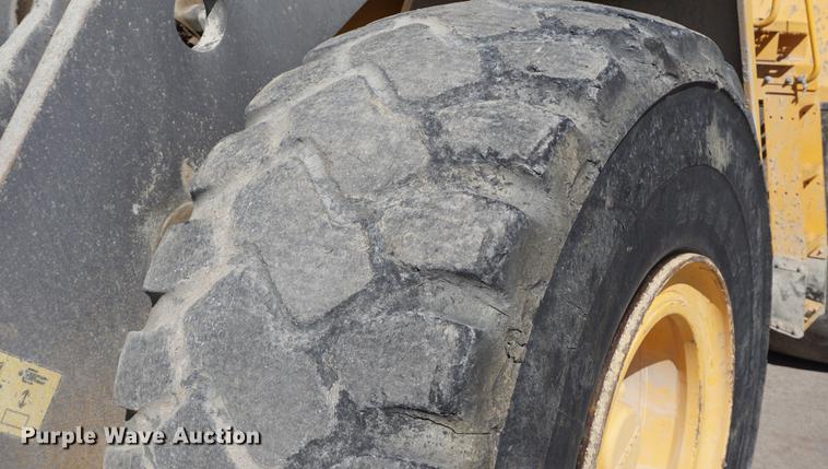 image for item DD6589 2008 Volvo L180F wheel loader