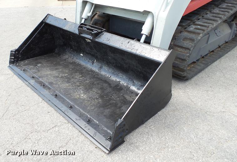 image for item DD7402 2004 Takeuchi TL140 skid steer