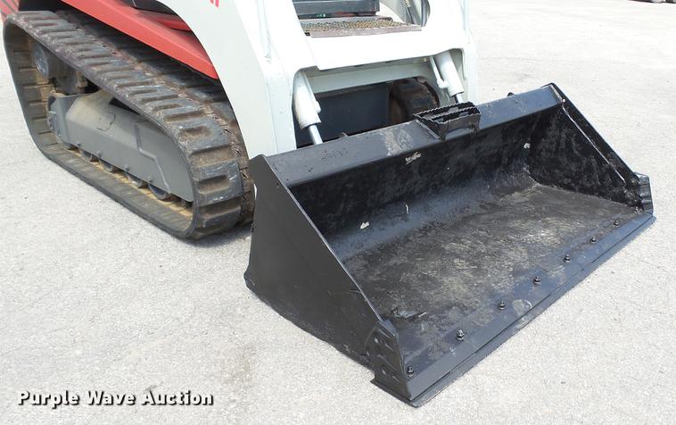 image for item DD7402 2004 Takeuchi TL140 skid steer
