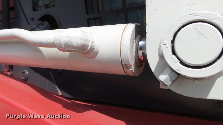 image for item DD7402 2004 Takeuchi TL140 skid steer