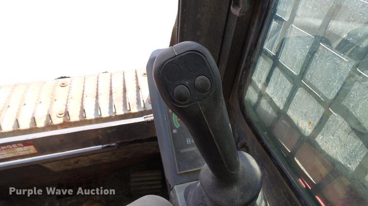 image for item DD7402 2004 Takeuchi TL140 skid steer