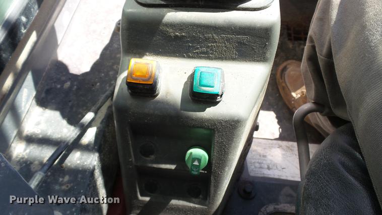 image for item DD7402 2004 Takeuchi TL140 skid steer