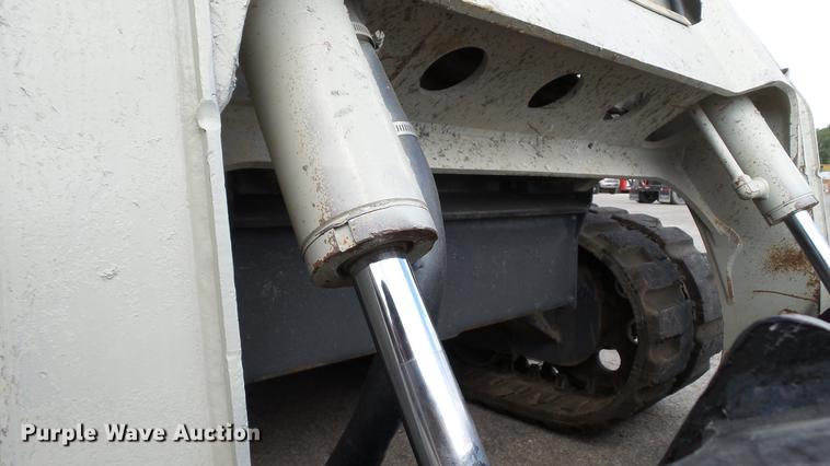 image for item DD7403 2011 Takeuchi TL250 skid steer