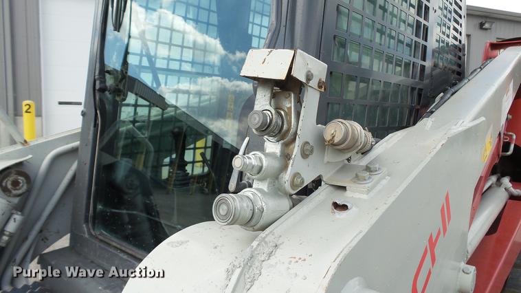 image for item DD7403 2011 Takeuchi TL250 skid steer