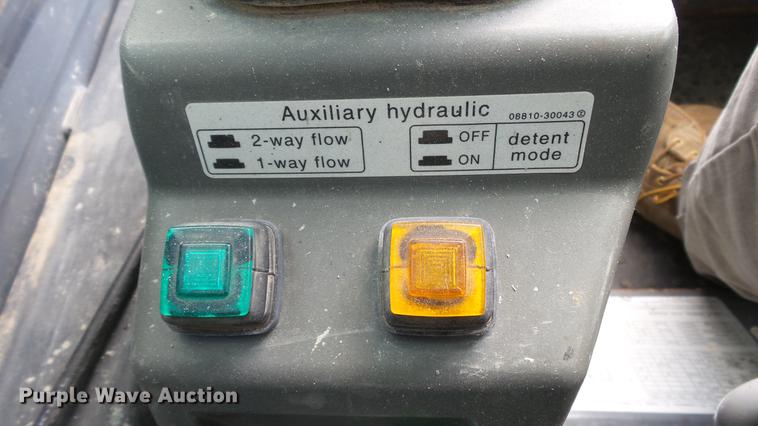 image for item DD7403 2011 Takeuchi TL250 skid steer