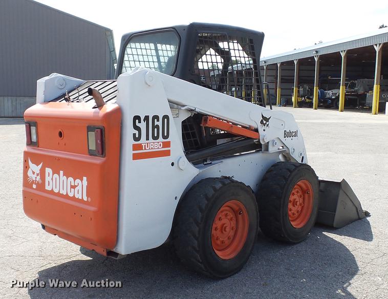 image for item DD7404 2003 Bobcat S160 skid steer