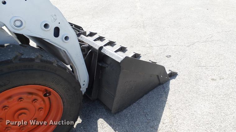 image for item DD7404 2003 Bobcat S160 skid steer