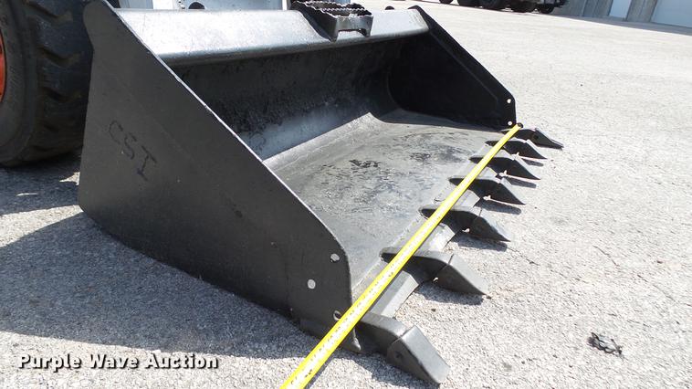 image for item DD7404 2003 Bobcat S160 skid steer