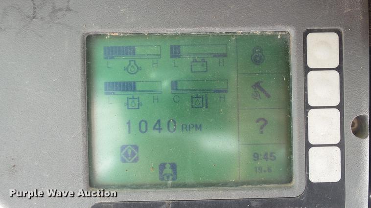 image for item DD7404 2003 Bobcat S160 skid steer