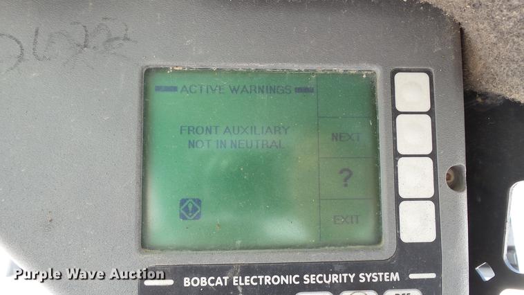 image for item DD7404 2003 Bobcat S160 skid steer