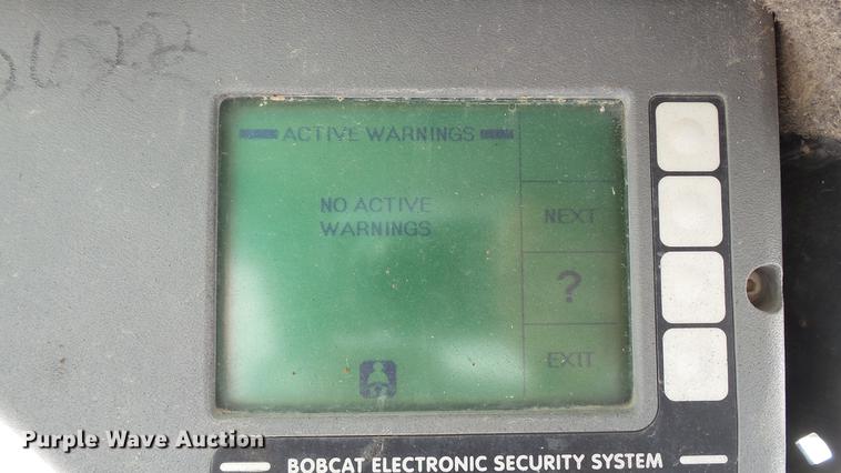 image for item DD7404 2003 Bobcat S160 skid steer