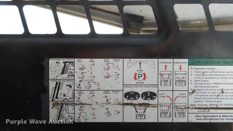 image for item DD7404 2003 Bobcat S160 skid steer