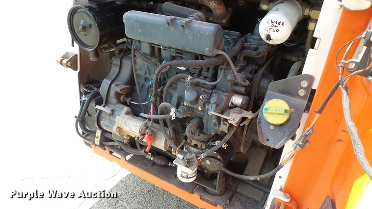 image for item DD7404 2003 Bobcat S160 skid steer