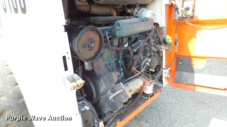 image for item DD7404 2003 Bobcat S160 skid steer