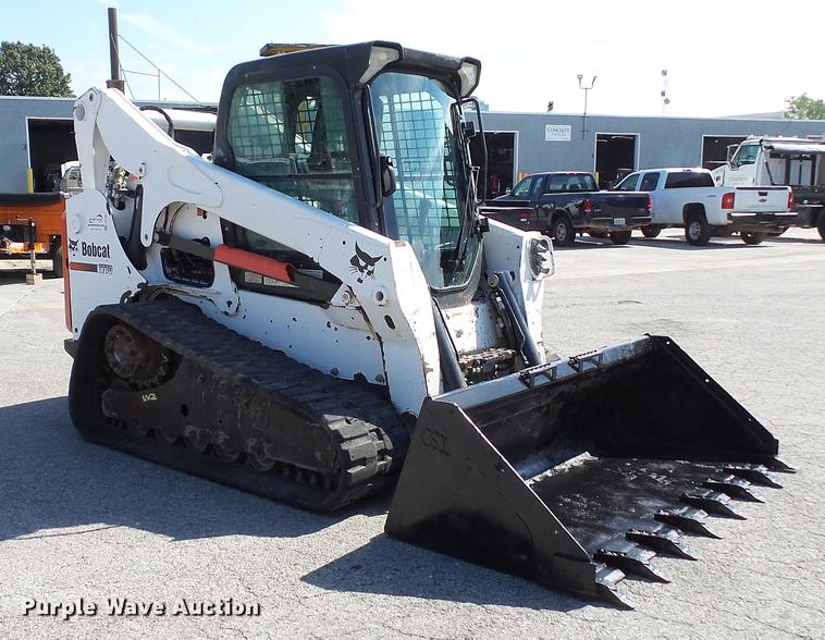 image for item DD7405 2013 Bobcat T770 skid steer