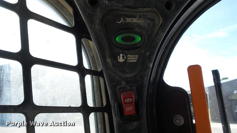 image for item DD7405 2013 Bobcat T770 skid steer