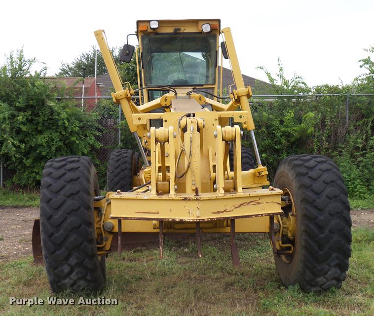 image for item DD8249 2000 John Deere 772CH motor grader