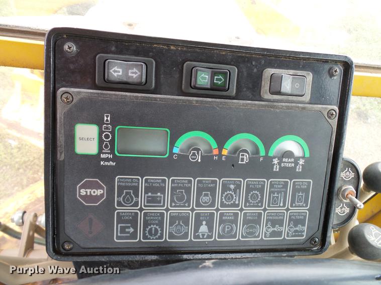 image for item DD8249 2000 John Deere 772CH motor grader