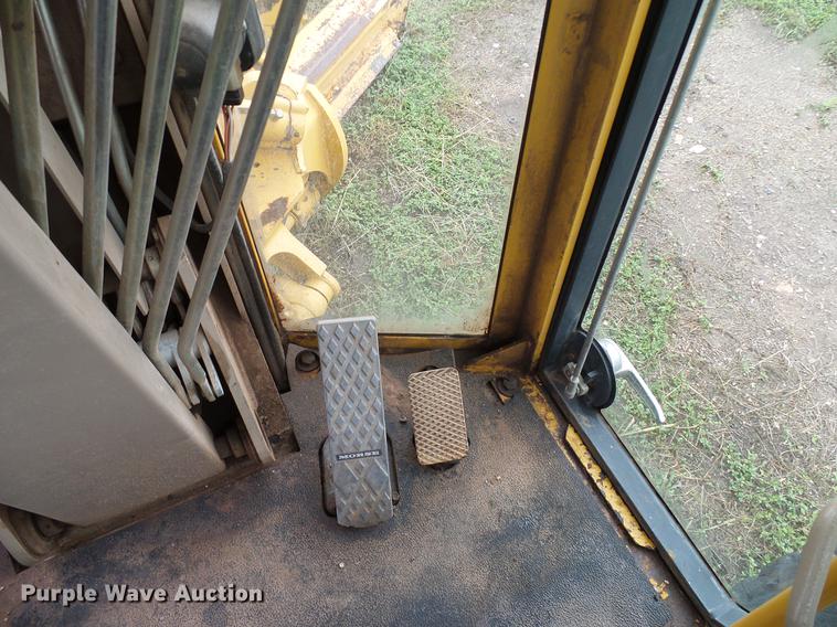 image for item DD8249 2000 John Deere 772CH motor grader